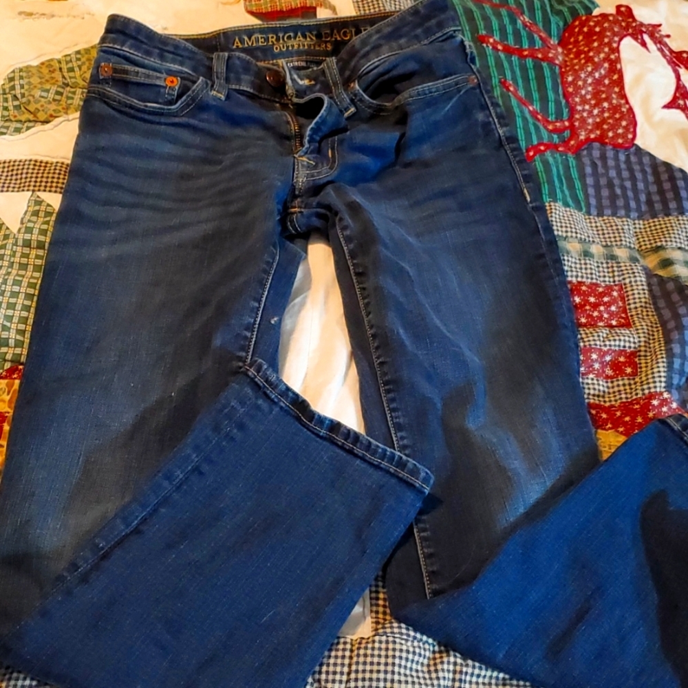 American Eagle young man's jeans
